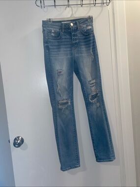 BKE Women's size 25 Skinny straight legged pants Distressed Jeans - Blue Wash